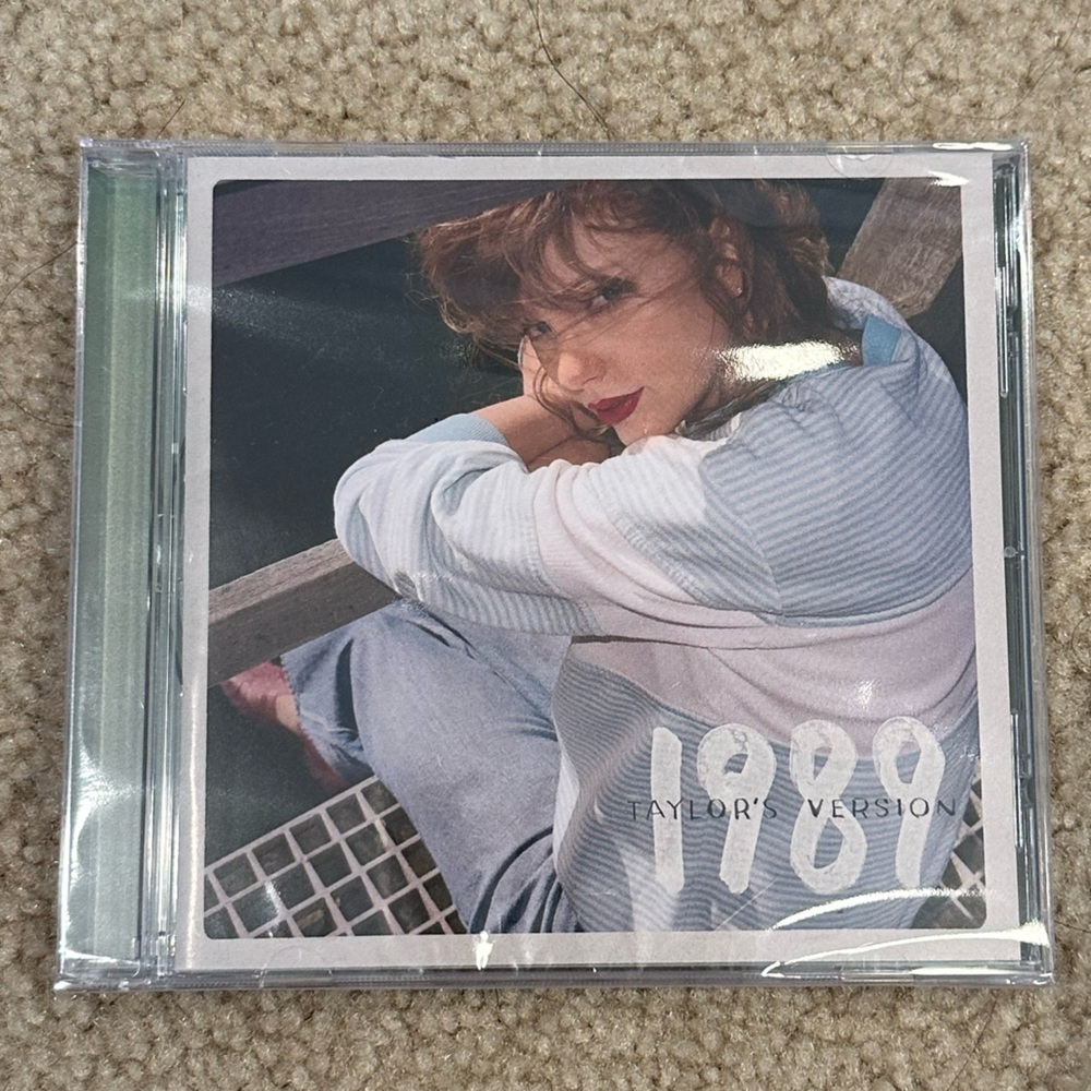 SEALED 1989 (TV) Aquamarine Green Edition Deluxe CD w/ Polaroids - Picture 2 of 5